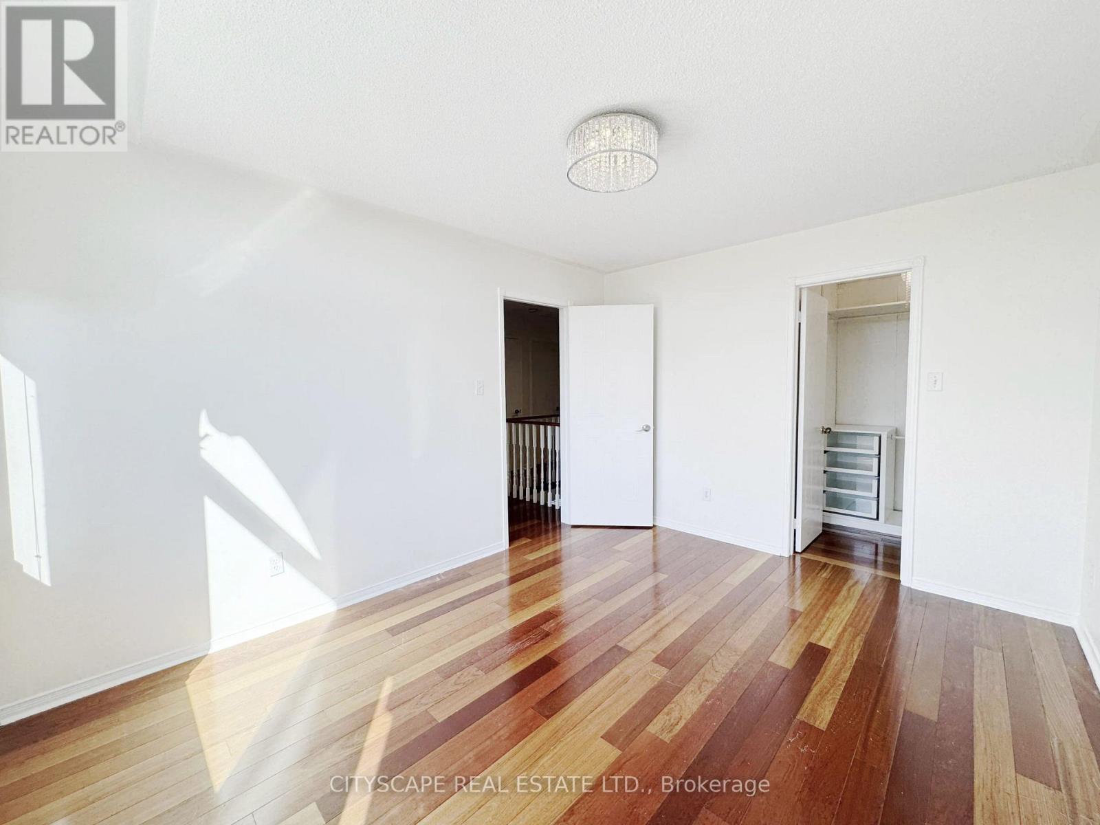 5615 Whitehorn Avenue, Mississauga, Ontario  L5V 2B1 - Photo 26 - W14032288