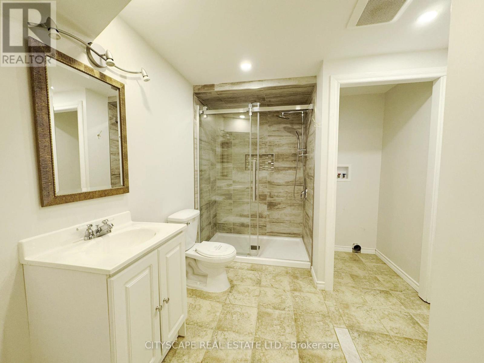 5615 Whitehorn Avenue, Mississauga, Ontario  L5V 2B1 - Photo 35 - W14032288