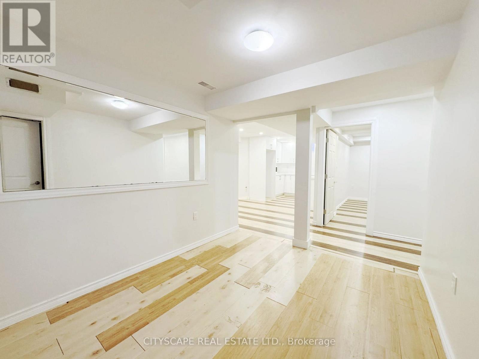 5615 Whitehorn Avenue, Mississauga, Ontario  L5V 2B1 - Photo 37 - W14032288