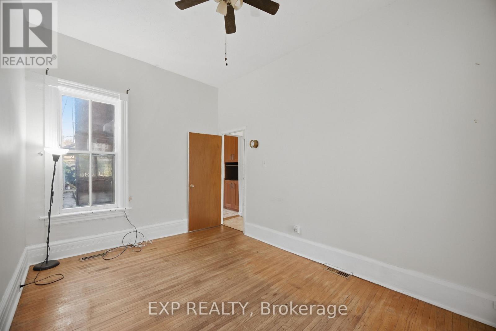 64 Symington Avenue, Toronto, Ontario  M6P 3W1 - Photo 12 - W14032316