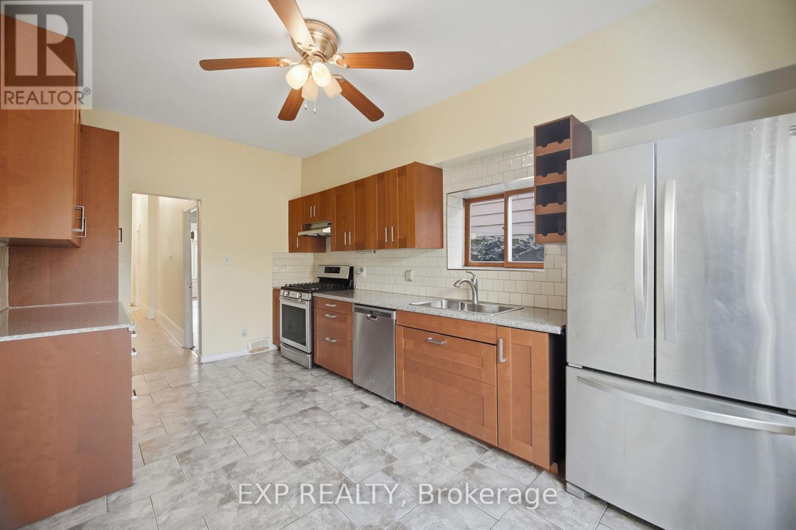 64 Symington Avenue, Toronto, Ontario  M6P 3W1 - Photo 15 - W14032316