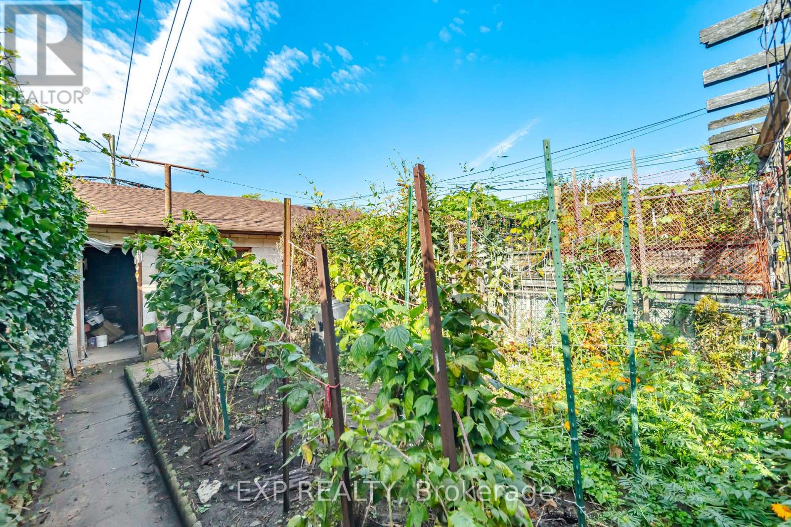 64 Symington Avenue, Toronto, Ontario  M6P 3W1 - Photo 38 - W14032316