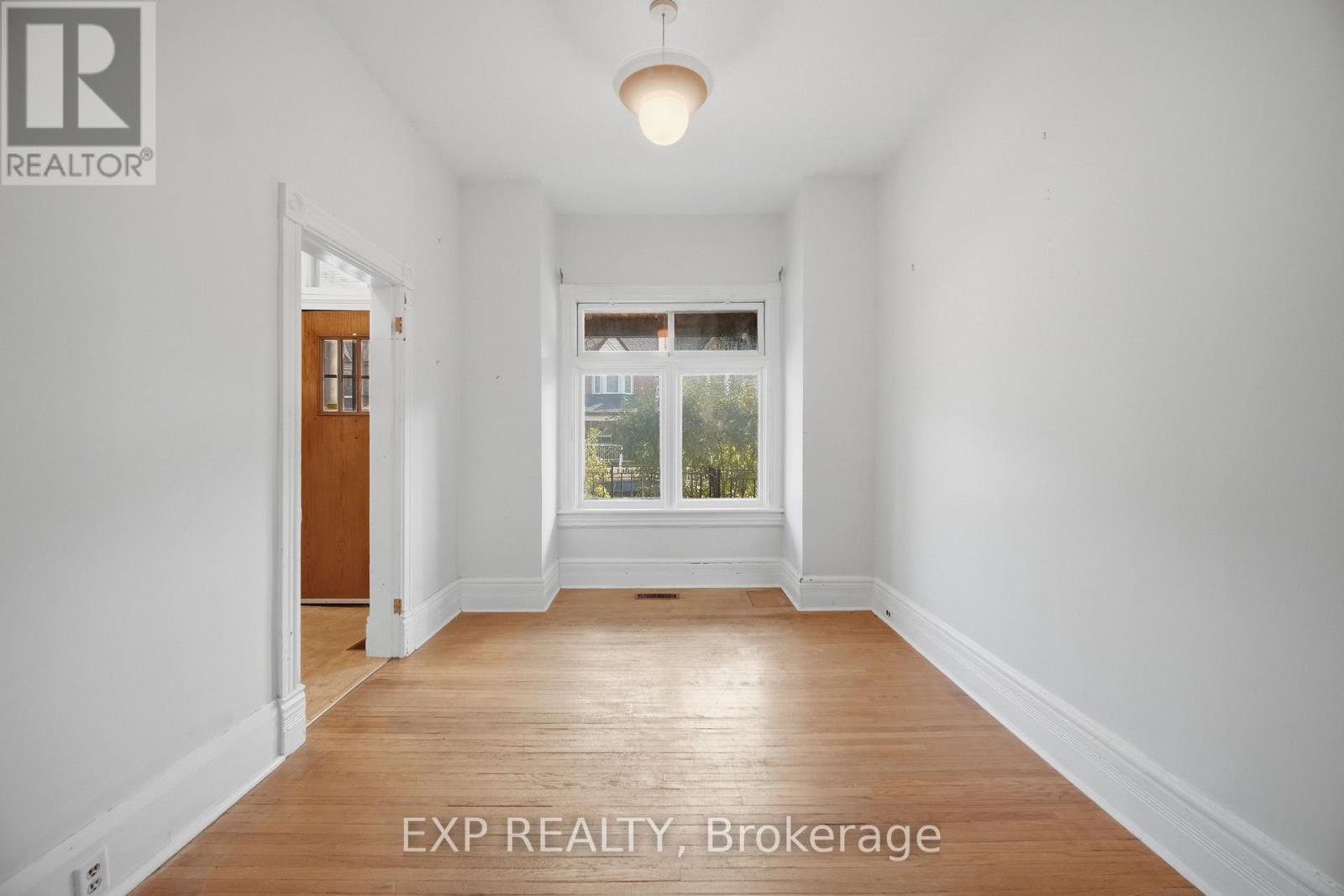 64 Symington Avenue, Toronto, Ontario  M6P 3W1 - Photo 5 - W14032316