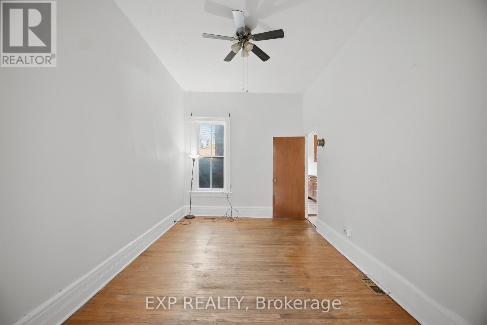 64 Symington Avenue, Toronto, Ontario  M6P 3W1 - Photo 9 - W14032316