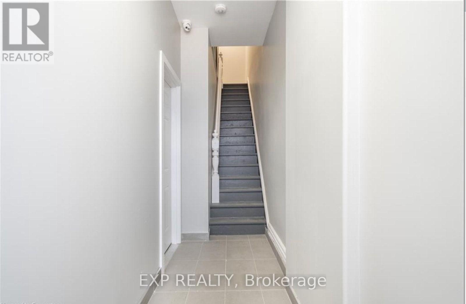 1 - 102 Wellington Street N, Hamilton, Ontario  L8R 1N3 - Photo 2 - X14032268