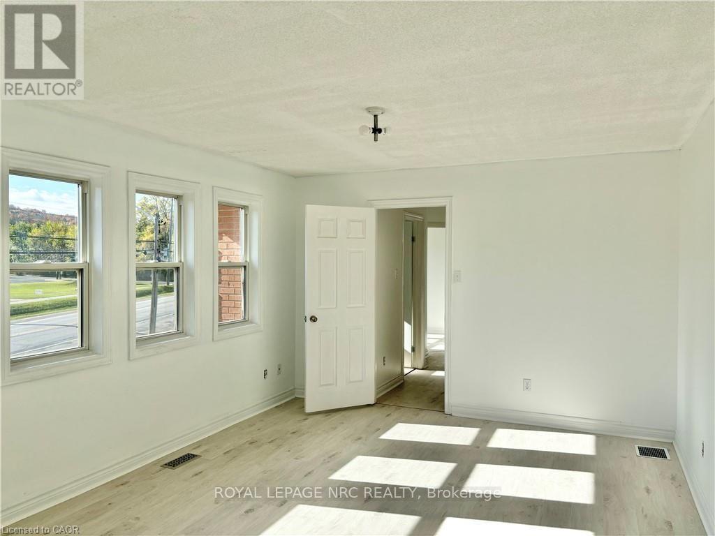 A - 299 Main Street E, Grimsby, Ontario  L2M 1R1 - Photo 13 - X14032430