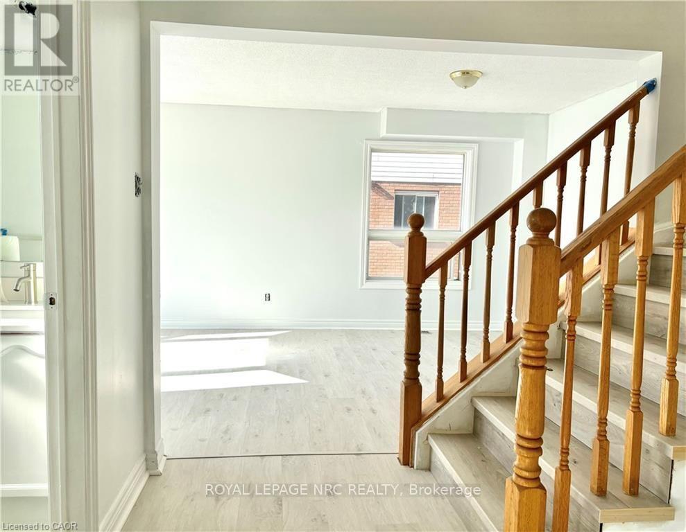 A - 299 Main Street E, Grimsby, Ontario  L2M 1R1 - Photo 9 - X14032430