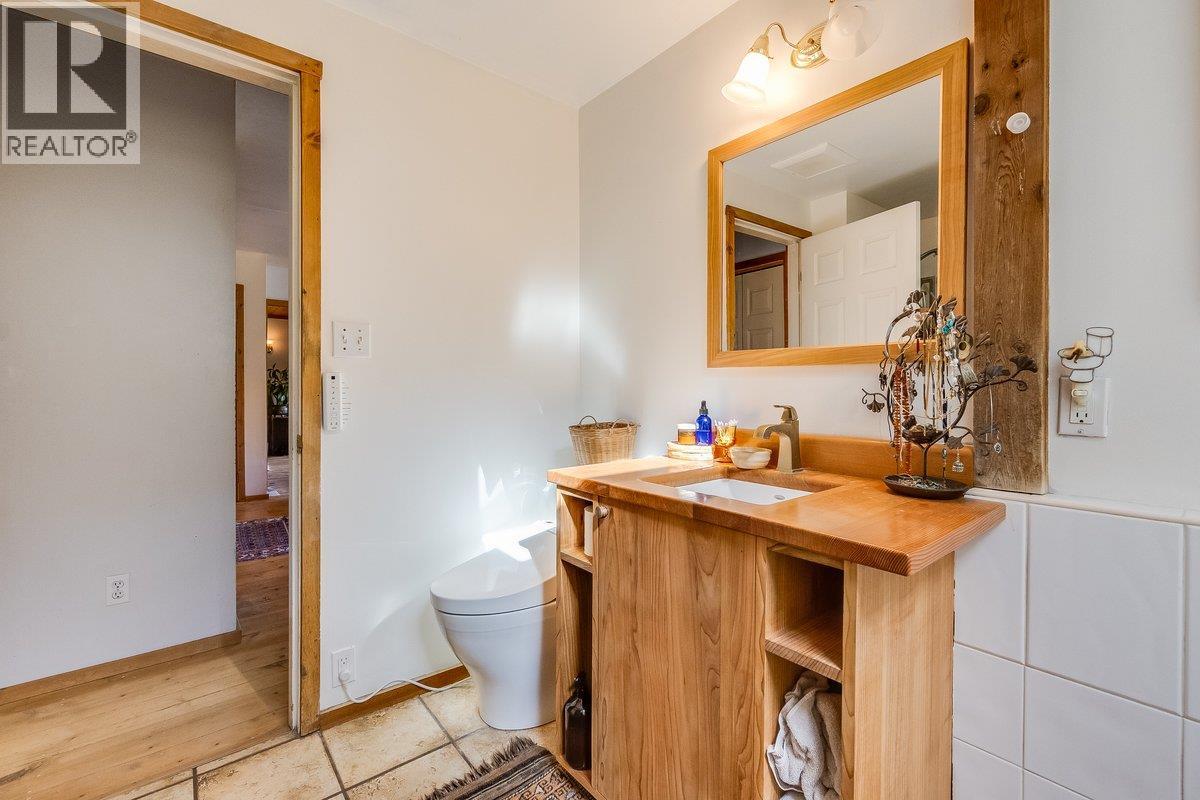 3051 Fofonow Road, Nelson, British Columbia  V1L 6Y5 - Photo 22 - 10403260