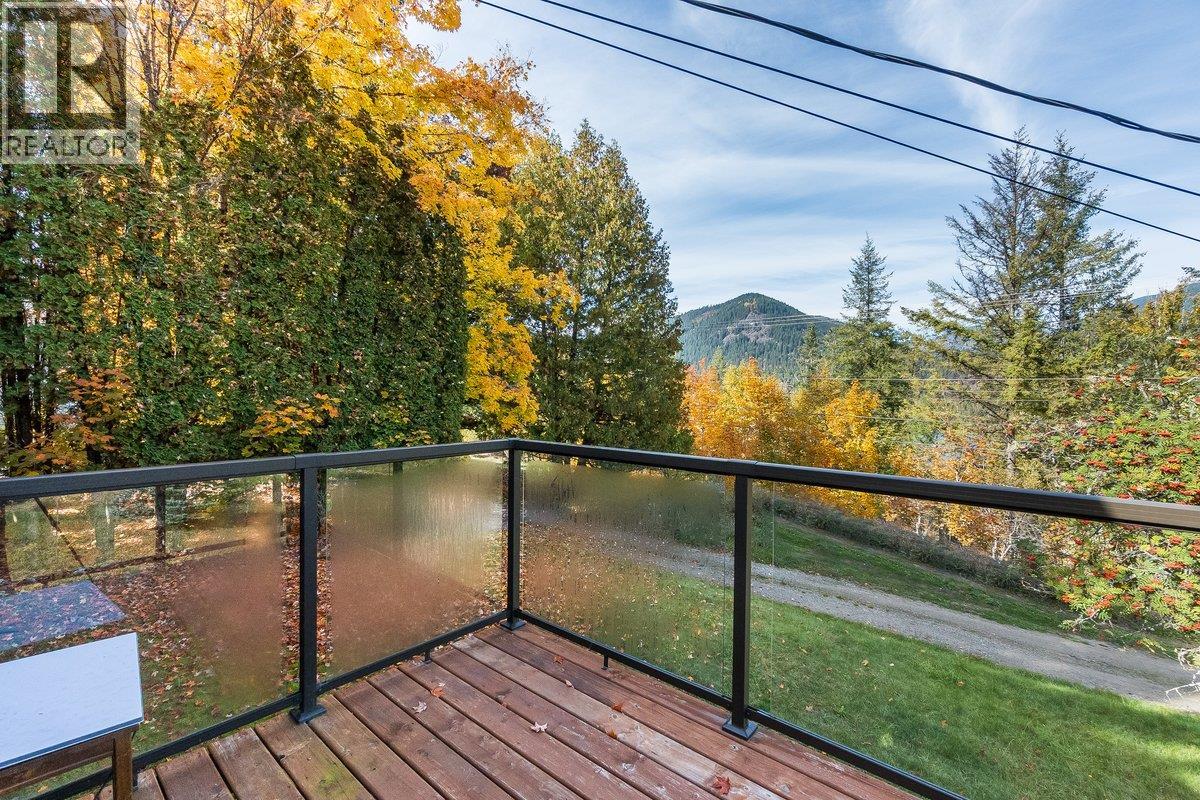 3051 Fofonow Road, Nelson, British Columbia  V1L 6Y5 - Photo 16 - 10403260
