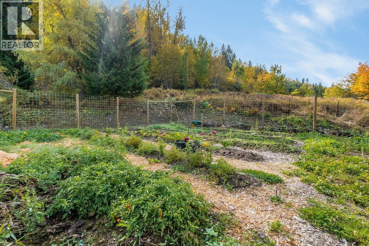 3051 Fofonow Road, Nelson, British Columbia  V1L 6Y5 - Photo 49 - 10403260