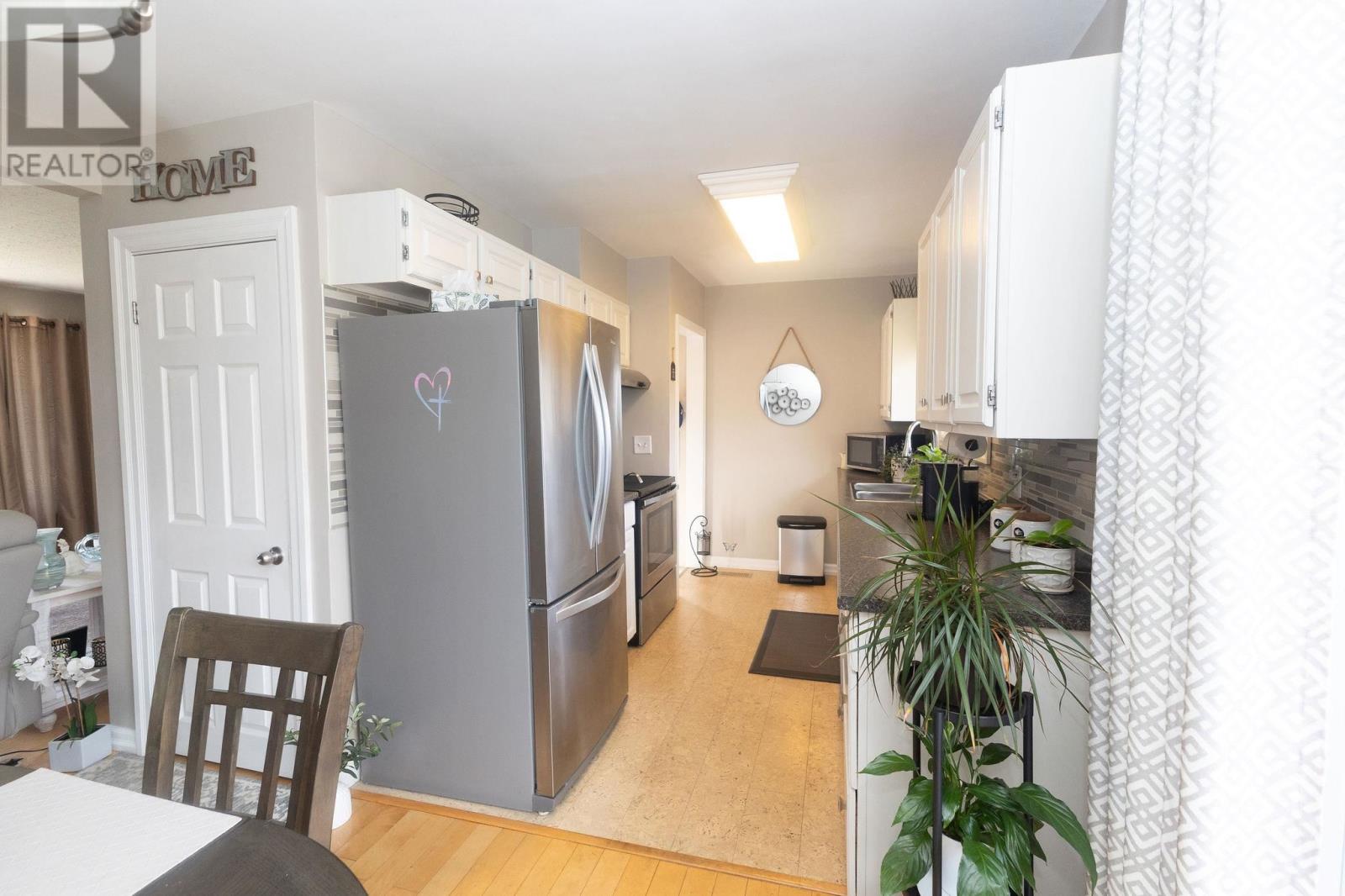 29 Routledge Ave, Sault Ste. Marie, Ontario P6B 2X8 - Photo 7 - SM262866