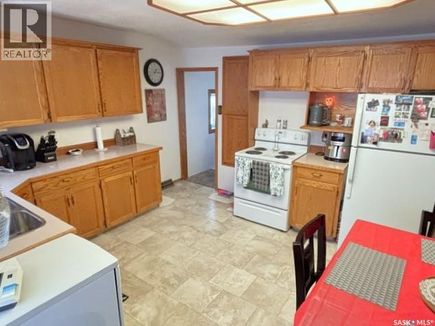 954 Brown Street, Moose Jaw, Saskatchewan  S6H 2Z2 - Photo 3 - SK051064