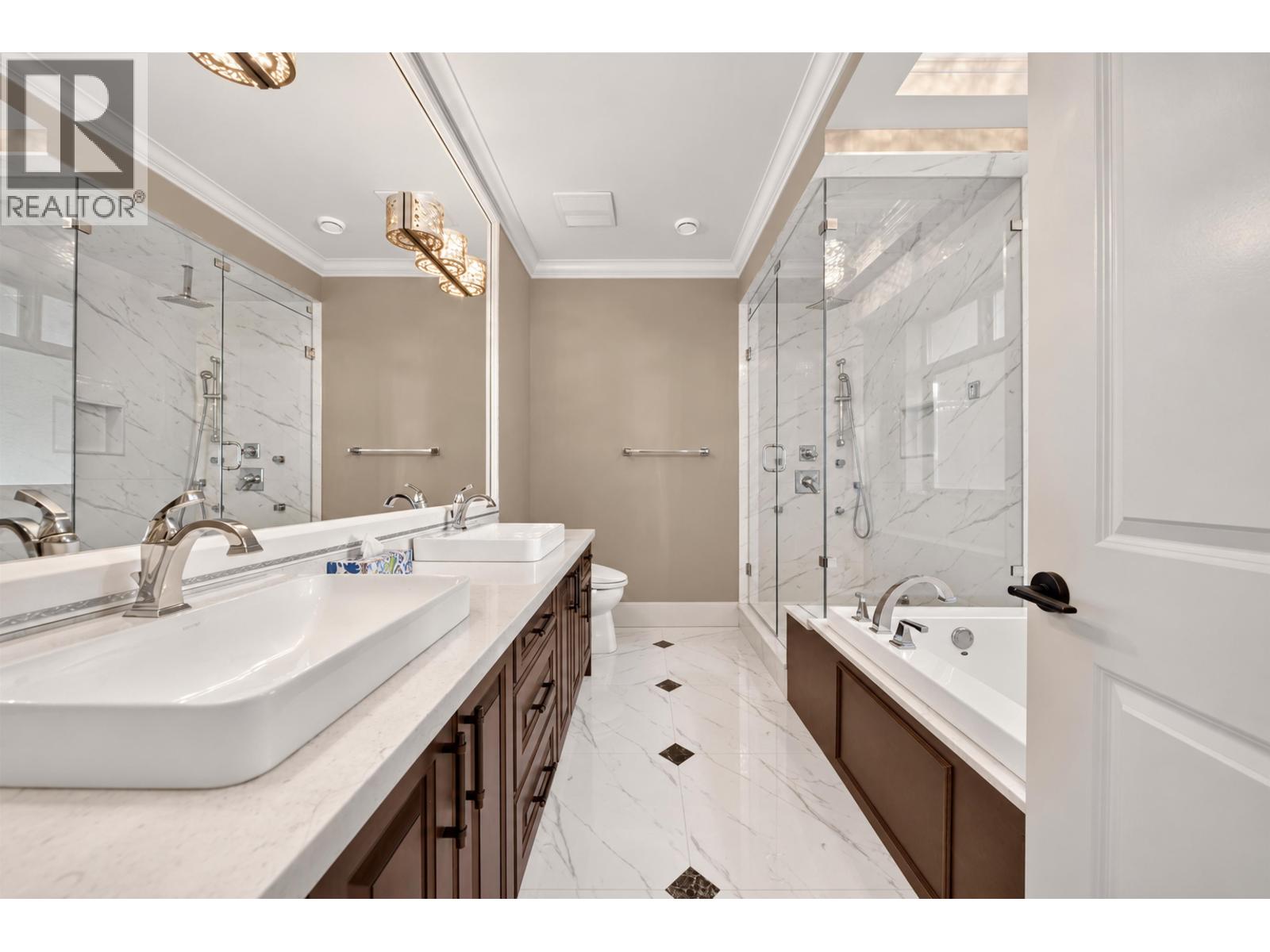 6211 Bellflower Drive, Richmond, British Columbia  V7C 2H7 - Photo 28 - R3174785