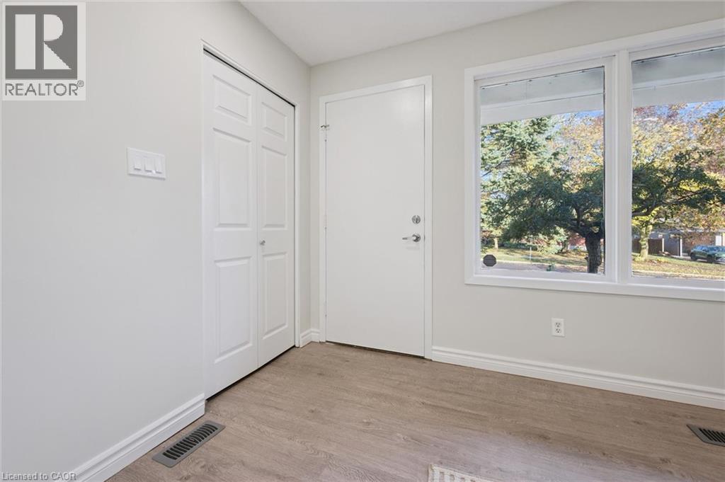259 Thorncrest Drive, Waterloo, Ontario  N2L 4L2 - Photo 5 - 40871065