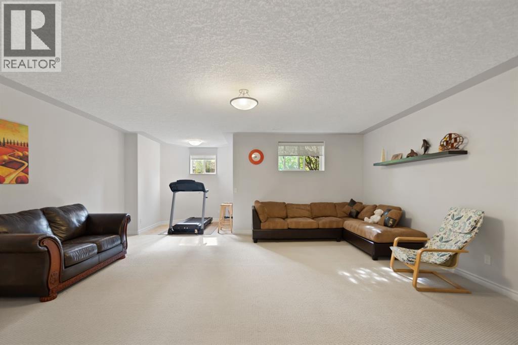 63 West Cedar Rise SW, Calgary, Alberta  T3H 5E2 - Photo 38 - A2351827