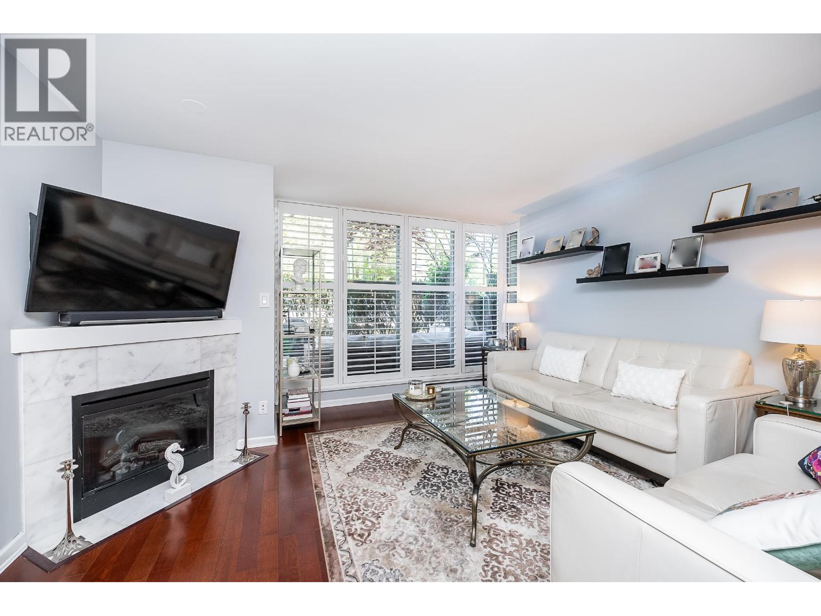 3 290 NEWPORT DRIVE