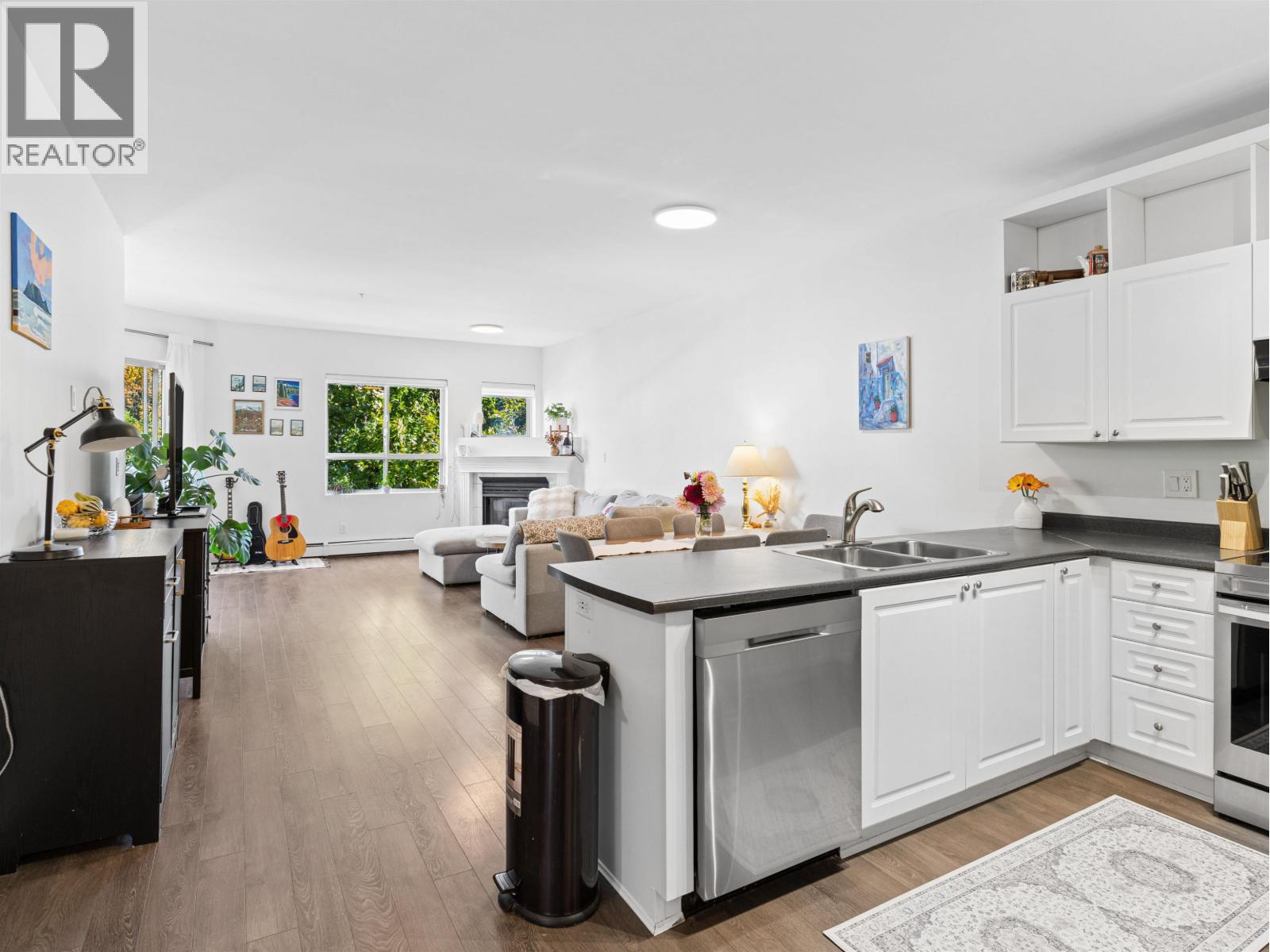 206 2109 ROWLAND STREET, port coquitlam, British Columbia