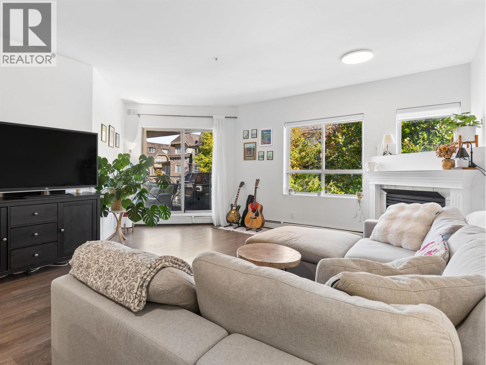 206 2109 Rowland Street, Port Coquitlam, British Columbia  V3C 6J4 - Photo 3 - R3175200