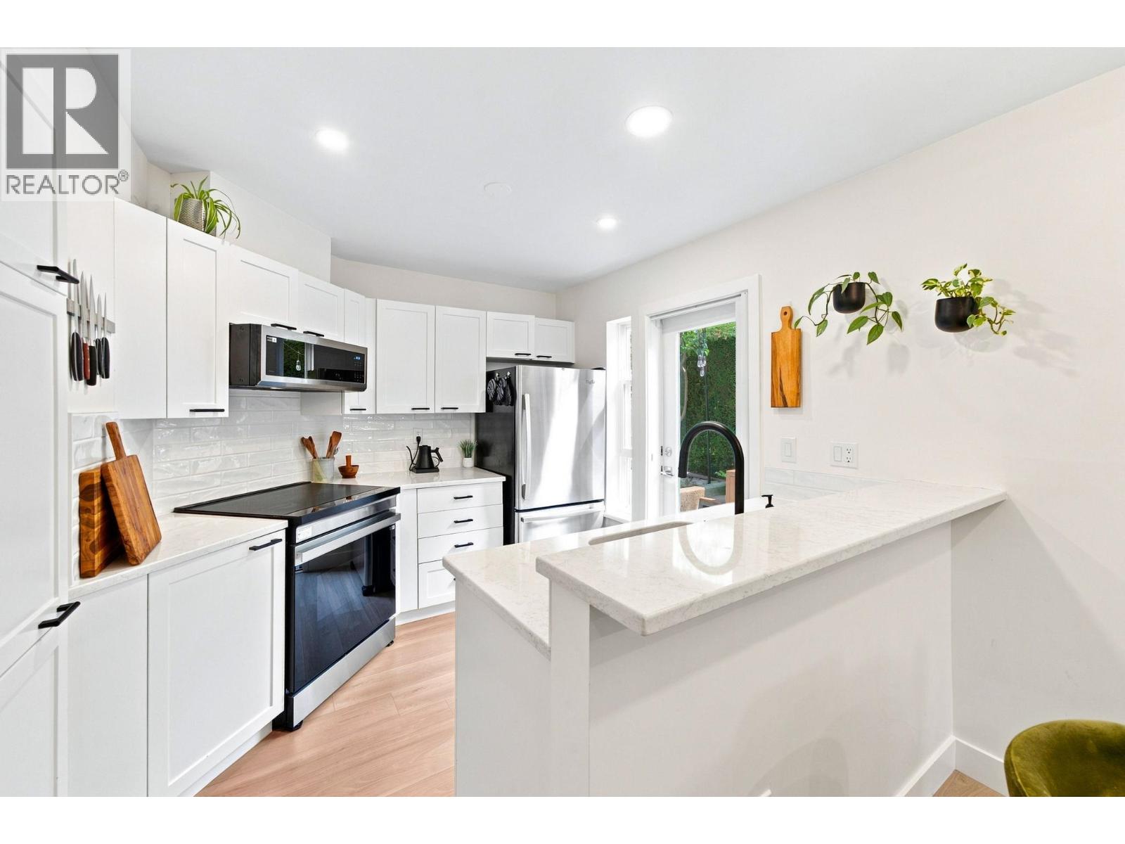 101 657 W 7th Avenue, Vancouver, British Columbia  V5Z 1B6 - Photo 3 - R3175207