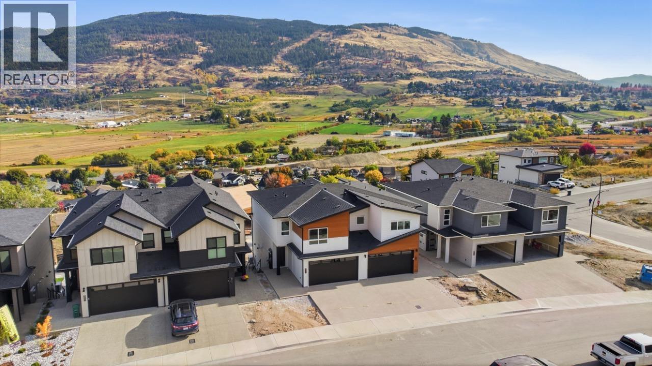 415 Arrowleaf Drive, Coldstream, British Columbia  V1B 0B5 - Photo 3 - 10403591