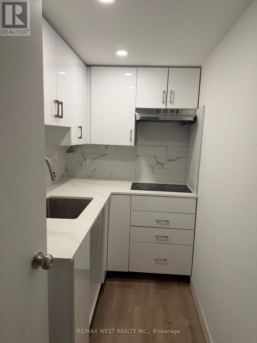 122 Green Gardens Boulevard, Toronto, Ontario  M6A 0E5 - Photo 28 - C14032572
