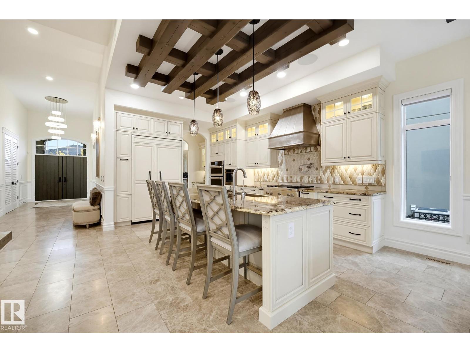 3 KINGSMEADE CR