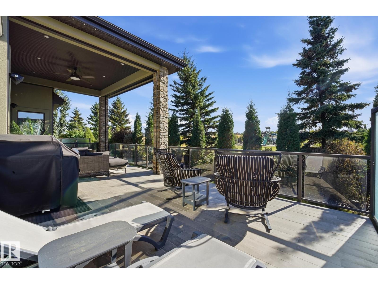 3 KINGSMEADE CR