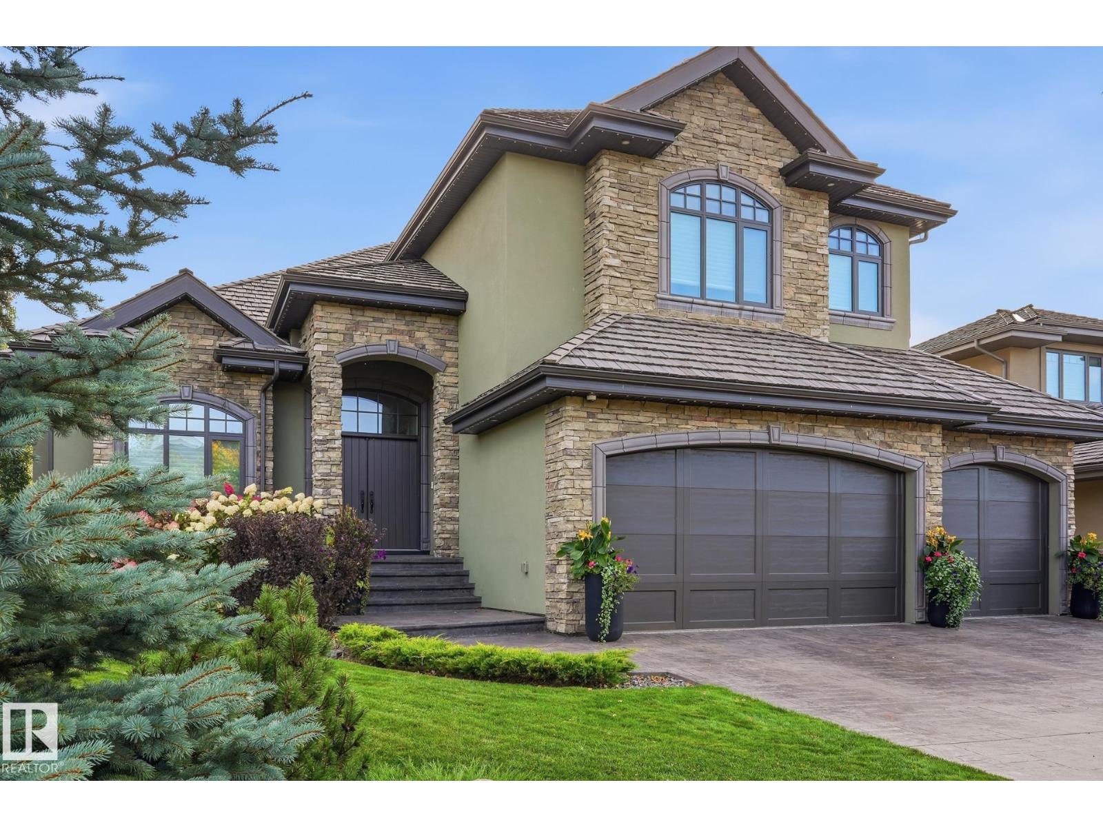 3 KINGSMEADE CR