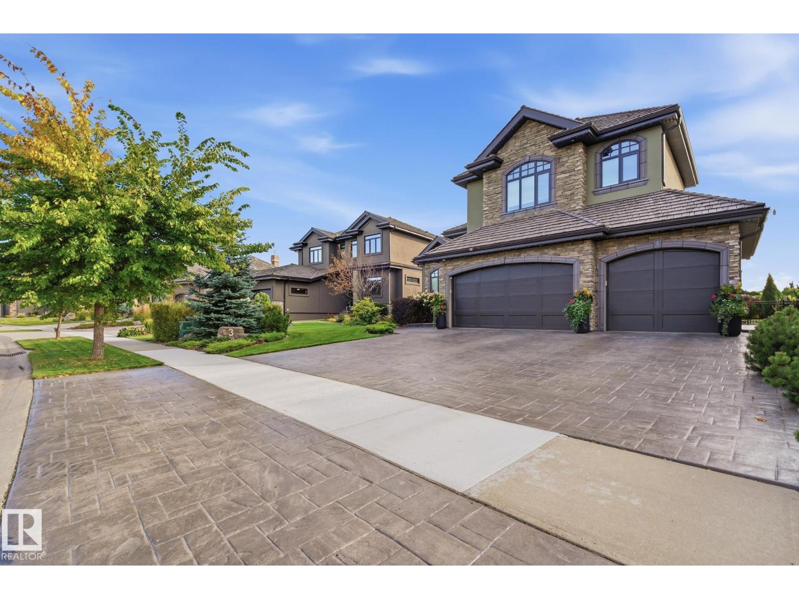 3 KINGSMEADE CR