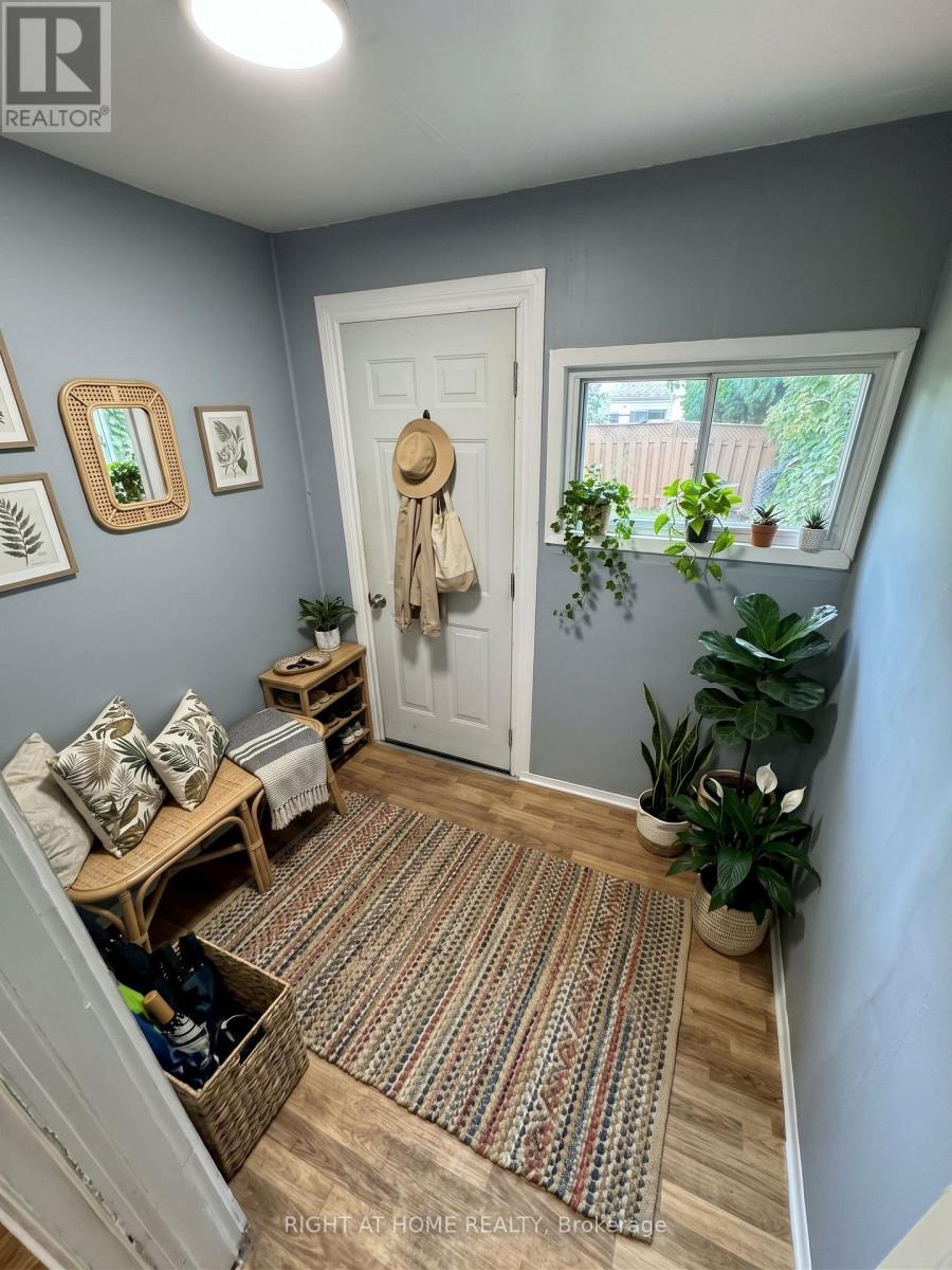 683 Mortimer Avenue, Toronto, Ontario  M4C 2K1 - Photo 18 - E14032548