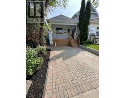683 MORTIMER AVENUE, Toronto, Ontario