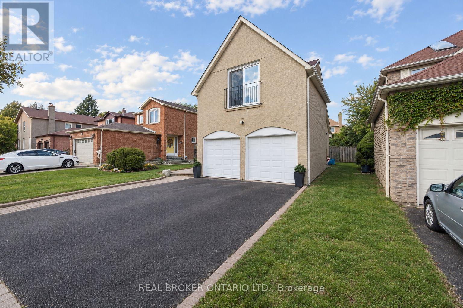 22 Ravenscroft Road, Ajax, Ontario  L1T 1V6 - Photo 3 - E14032646