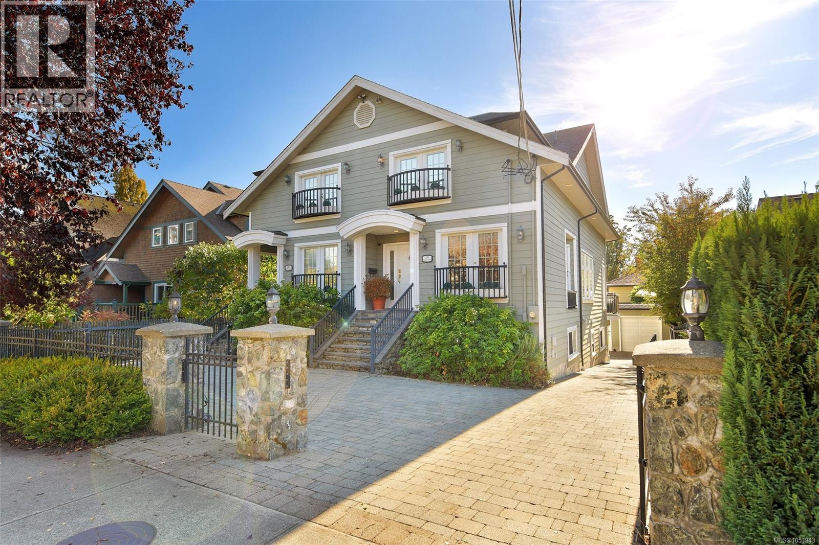 225 Kingston St Victoria British Columbia Canada V8V1V5