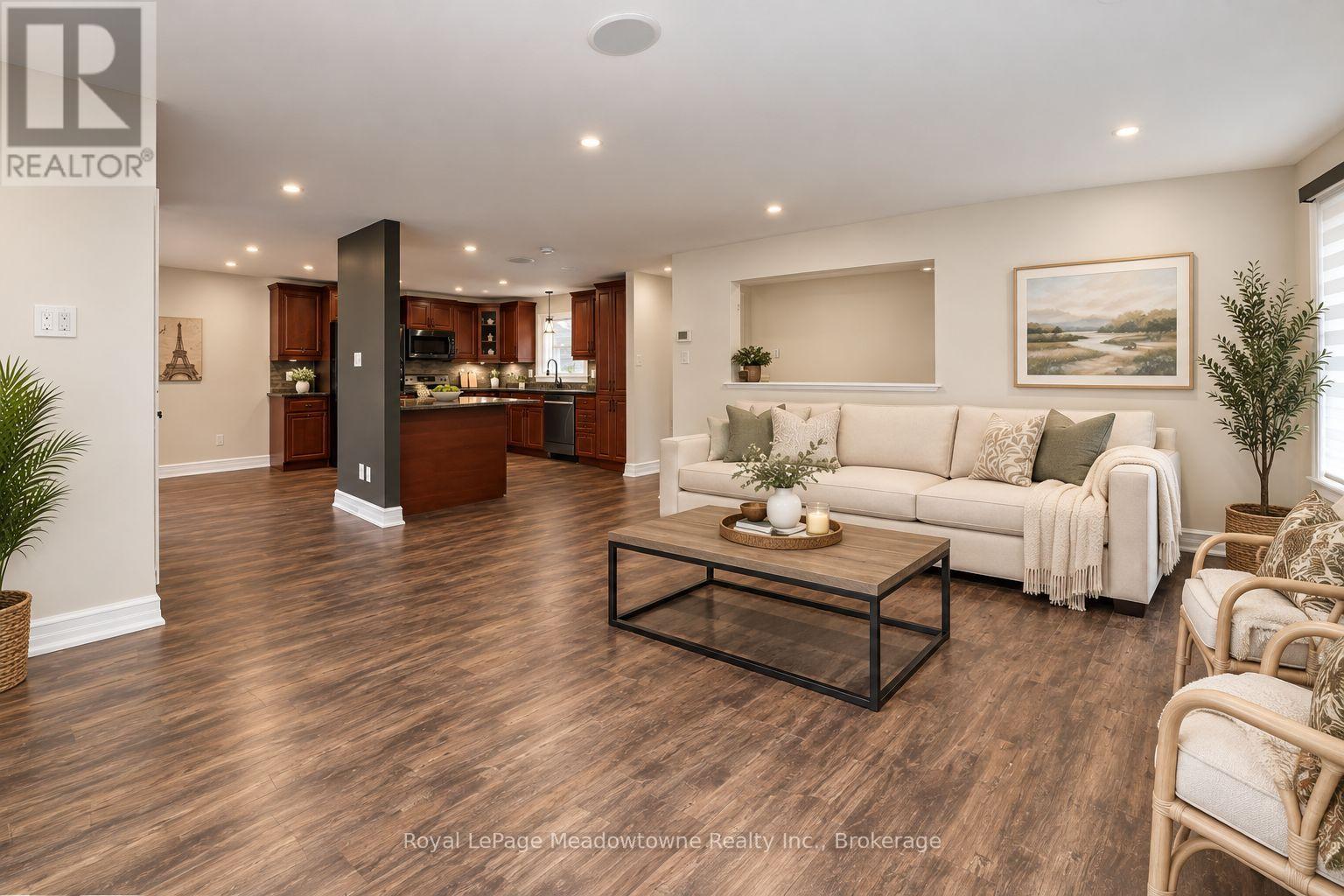 96 Macdonald Crescent, Milton, Ontario  L9T 2Y8 - Photo 4 - W13824606