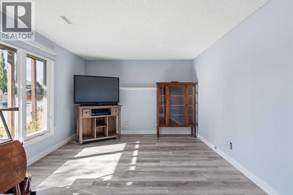 96 Ranchridge Drive Nw, Calgary, Alberta  T3G 1W2 - Photo 4 - A2350377
