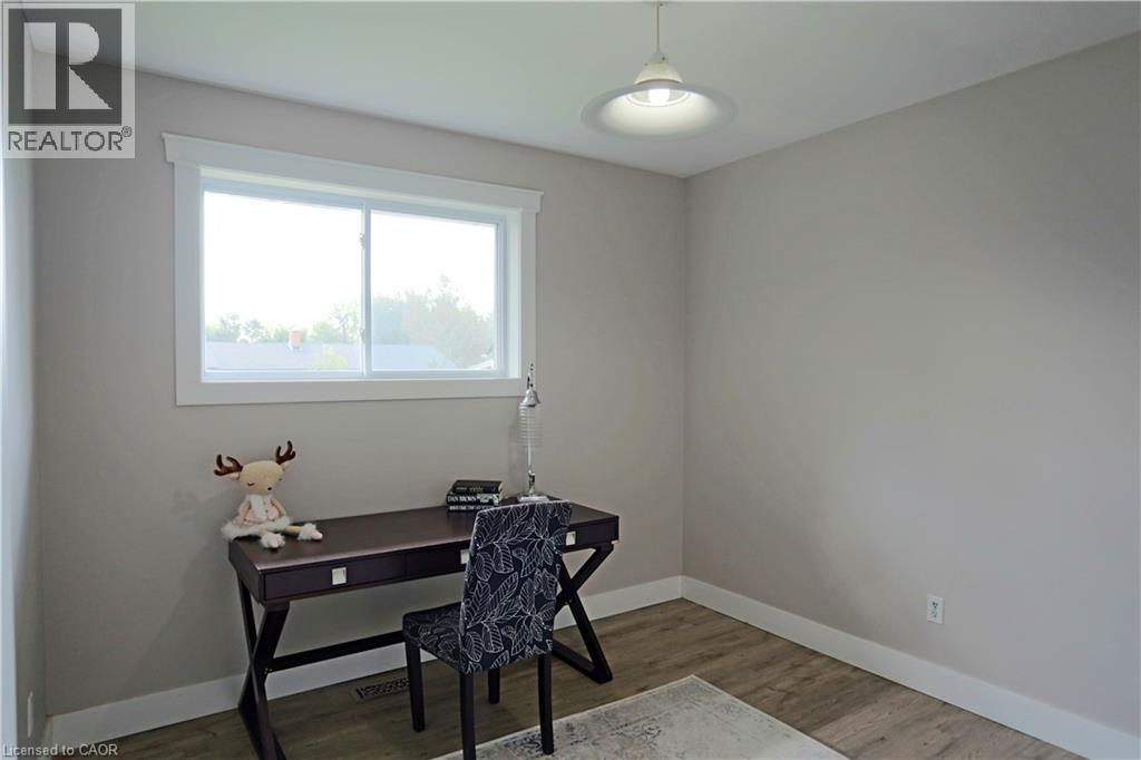 18 Waldau Crescent, Waldau, Ontario  N2G 3W7 - Photo 15 - 40870869