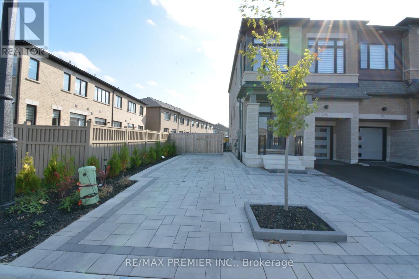 101 Kinloss Street, Vaughan, Ontario  L4H 5J5 - Photo 2 - N14032558