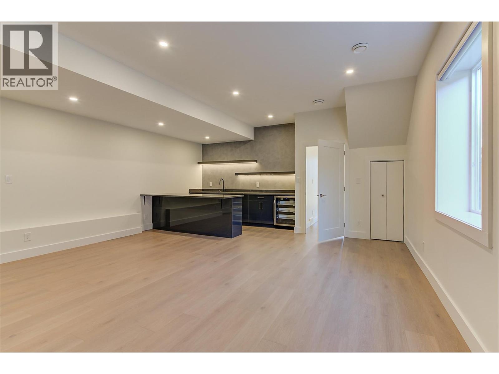 5084 Twinflower Crescent