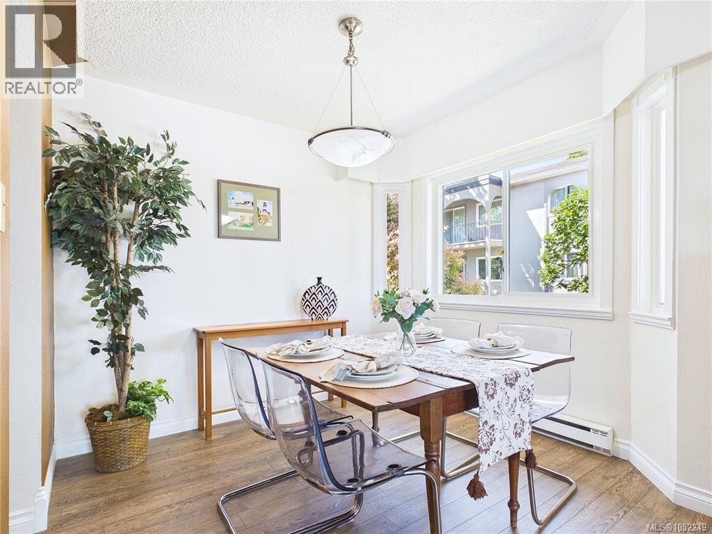 401 1665 Oak Bay Ave