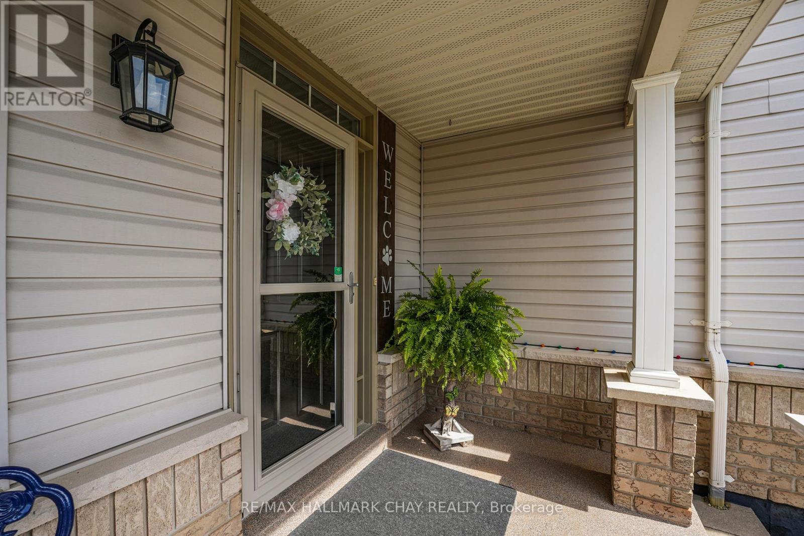 14 Strathmore Place, Barrie (Innis-Shore), Ontario L4N 0K1 - Photo 5 - S14032634