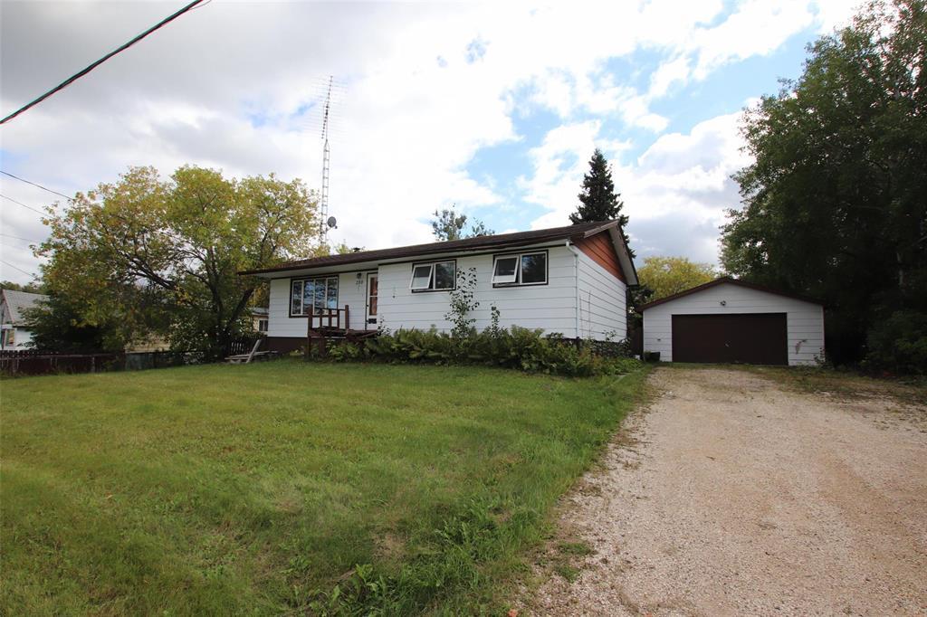 210 Ramsey Street E, Cranberry Portage, Manitoba  R0B 0H0 - Photo 0 - 202625548