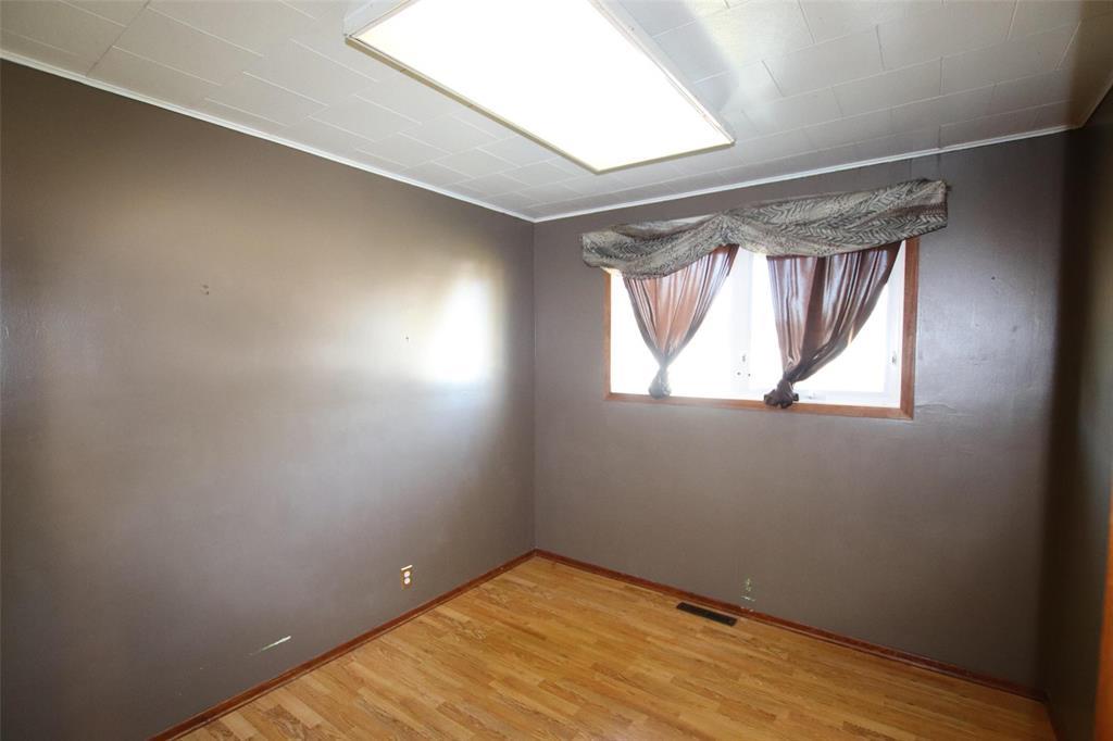 210 Ramsey Street E, Cranberry Portage, Manitoba  R0B 0H0 - Photo 12 - 202625548