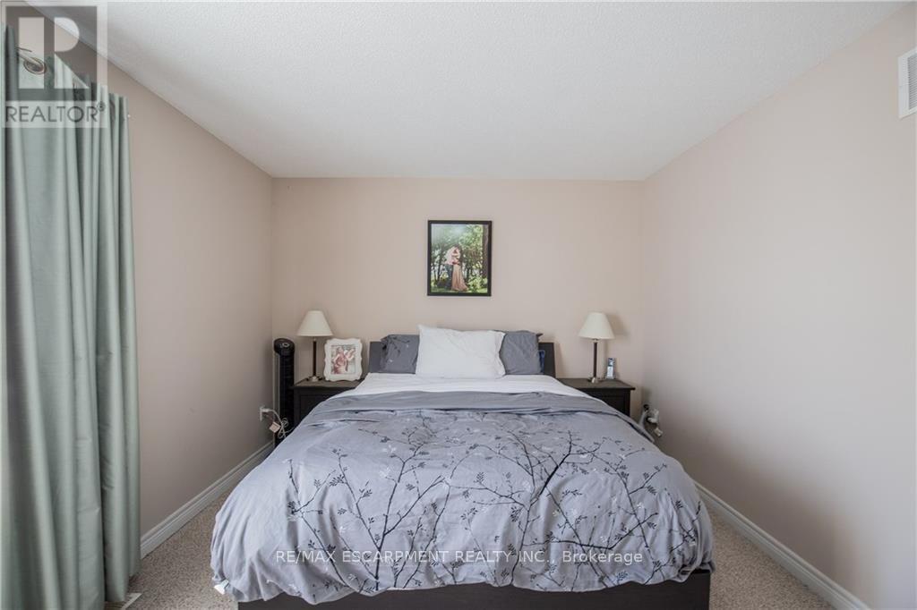 2308 Whistling Springs Crescent, Oakville, Ontario  L6M 0C5 - Photo 13 - W14032538