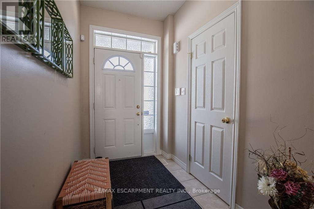 2308 Whistling Springs Crescent, Oakville, Ontario  L6M 0C5 - Photo 2 - W14032538