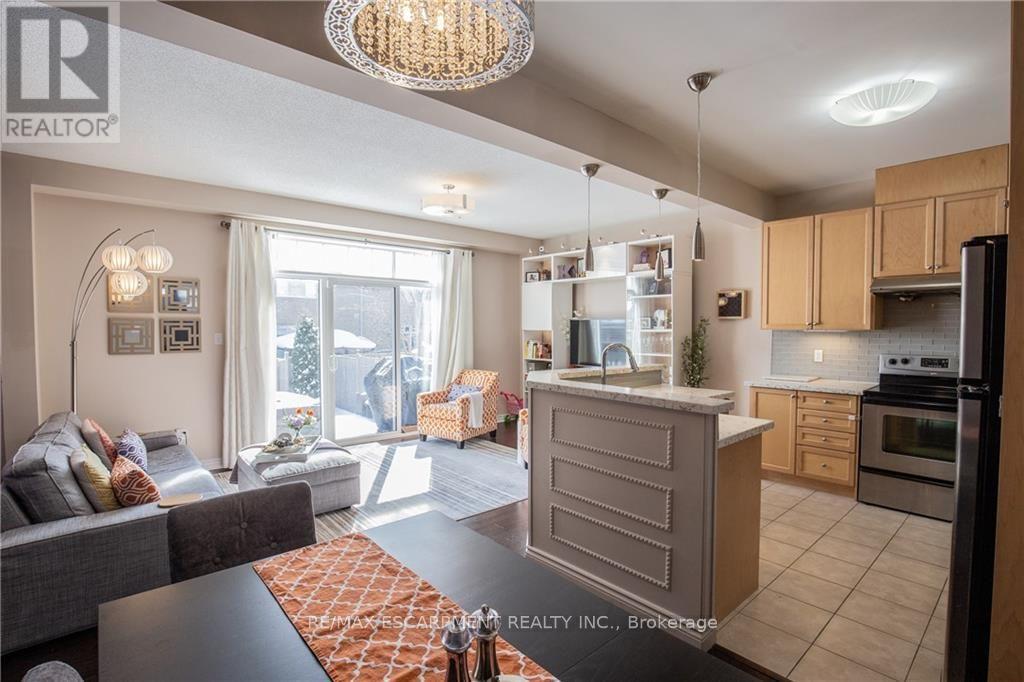 2308 Whistling Springs Crescent, Oakville, Ontario  L6M 0C5 - Photo 3 - W14032538