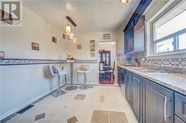 20 Dorward Drive, Toronto, Ontario  M9V 2J6 - Photo 7 - W14032554