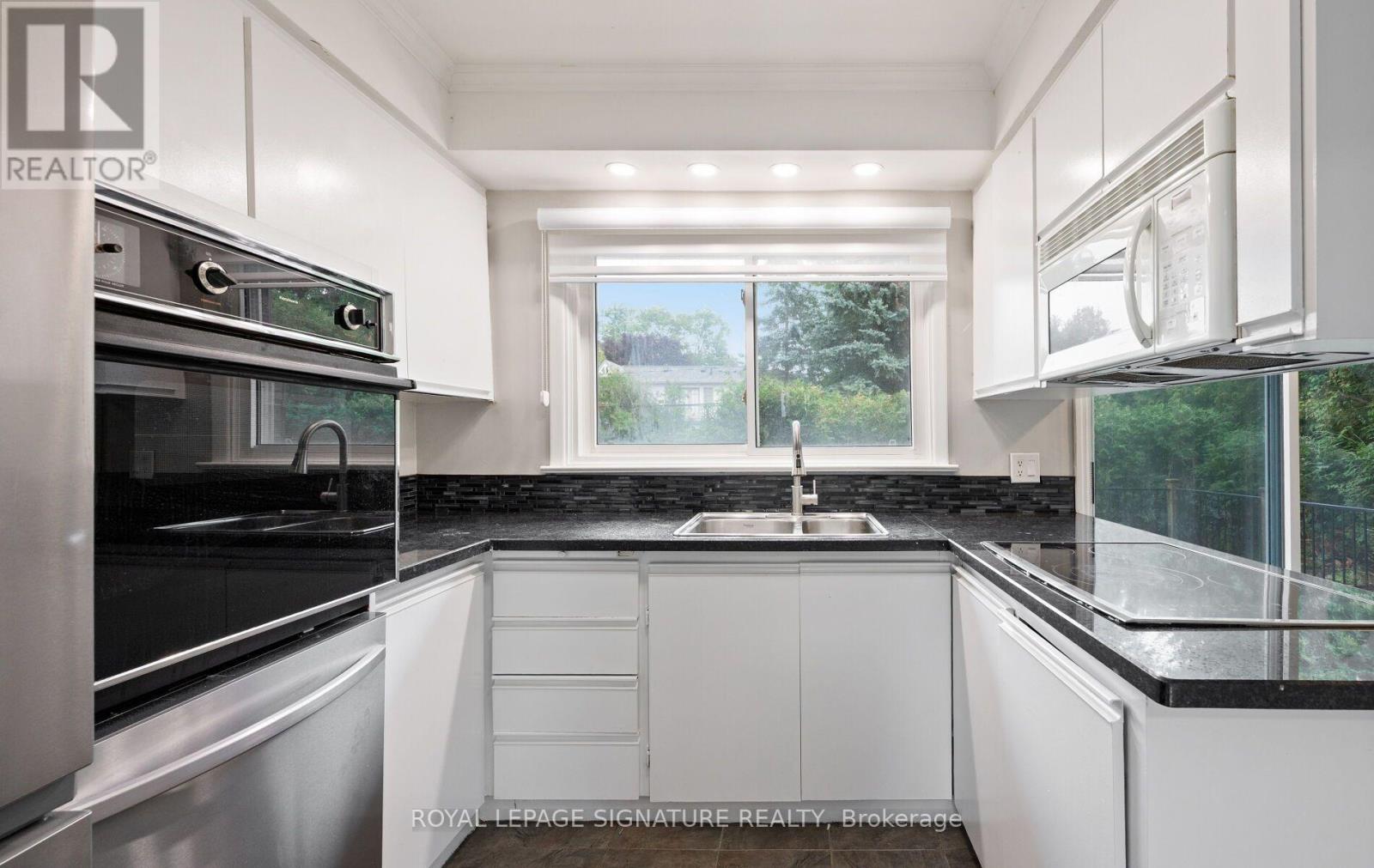 251 Third Line, Oakville, Ontario  L6L 4A2 - Photo 17 - W14032568