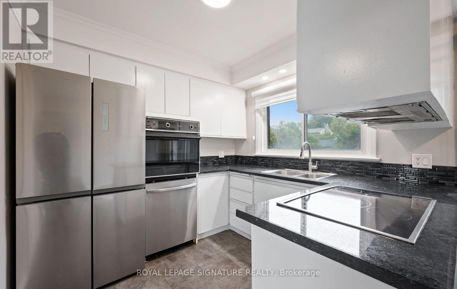 251 Third Line, Oakville, Ontario  L6L 4A2 - Photo 18 - W14032568