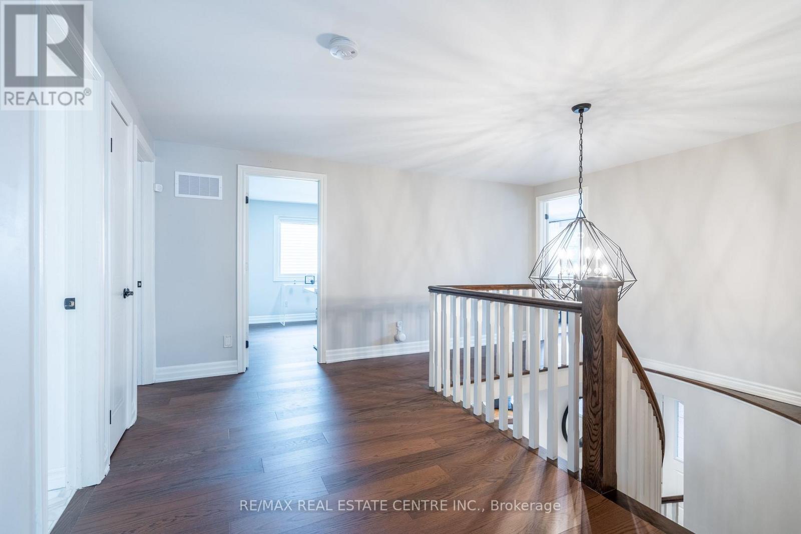2064 Trillium Court, Burlington, Ontario  L7M 2S6 - Photo 22 - W14032594
