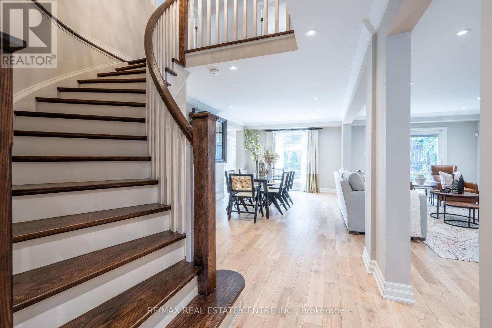 2064 Trillium Court, Burlington, Ontario  L7M 2S6 - Photo 4 - W14032594